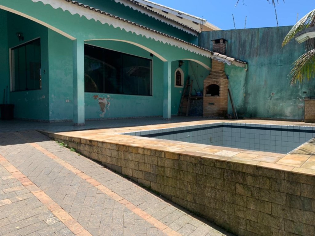 Sobrado em Peruíbe piscina churrasqueira a t 360m² próx à praia